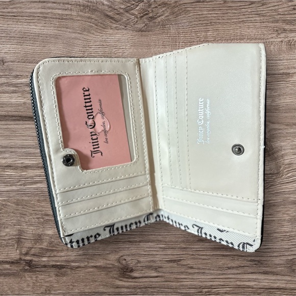 NWT Juicy Couture Quilted Double Sided Trifold Wallet⭐️ - Picture 3 of 9